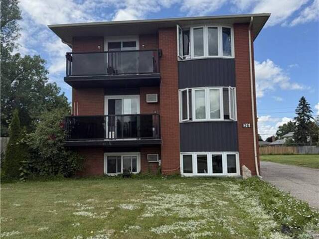 26 CARNABY Crescent Kitchener Ontario, N2A 1M7 - Multi-family Home For Sale