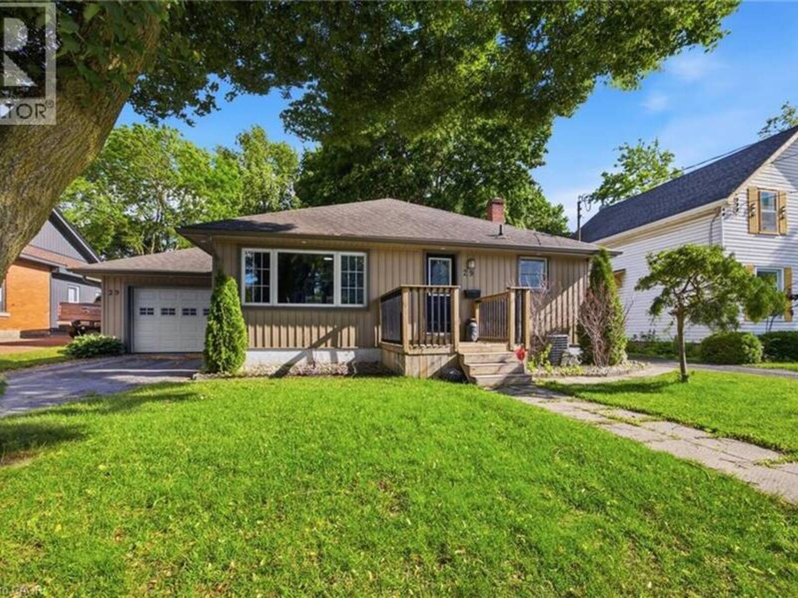 29 CONCESSION Street E, Tillsonburg, Ontario N4G 1N9