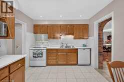 476 EAST 37TH Street | Hamilton Ontario | Slide Image Thirteen