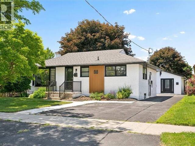 88 WOODHAVEN Road Kitchener Ontario, N2C 1V1 - Multi-family Home For Sale