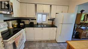 4 PARKSIDE Drive | Paris Ontario | Slide Image Nine