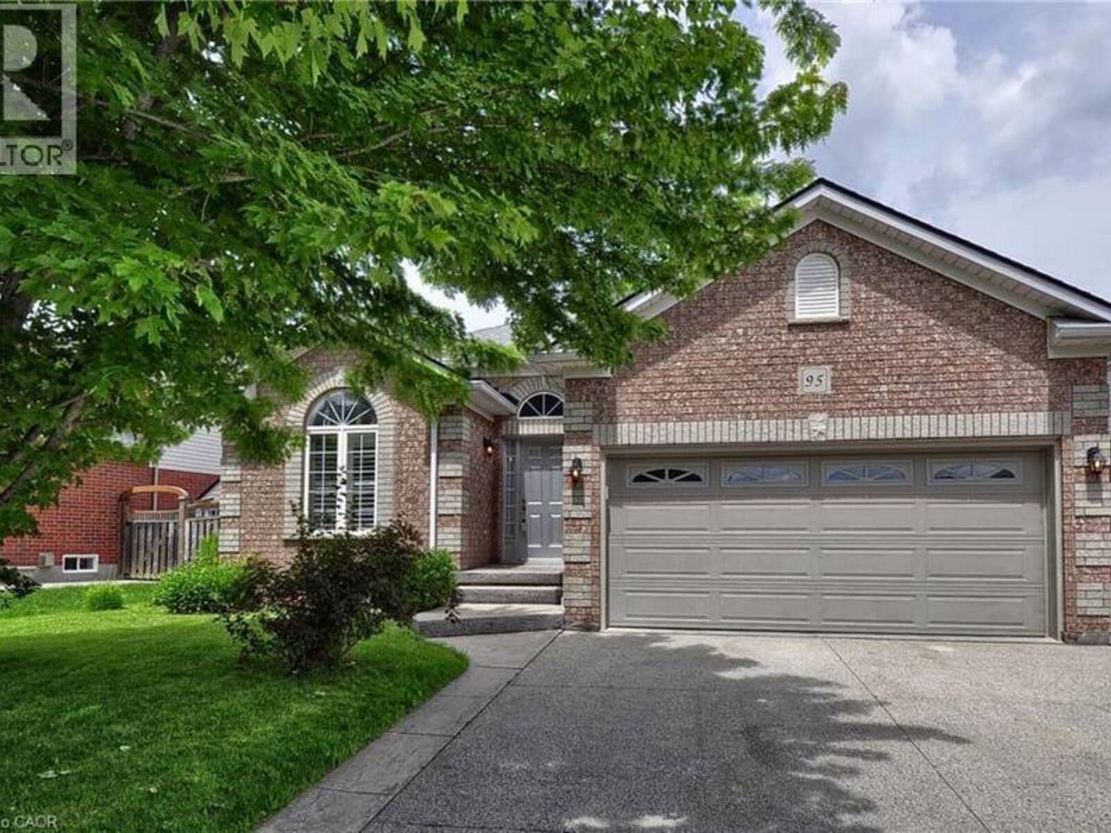 95 DRINKWATER Drive, Cambridge, Ontario N1P 1G5