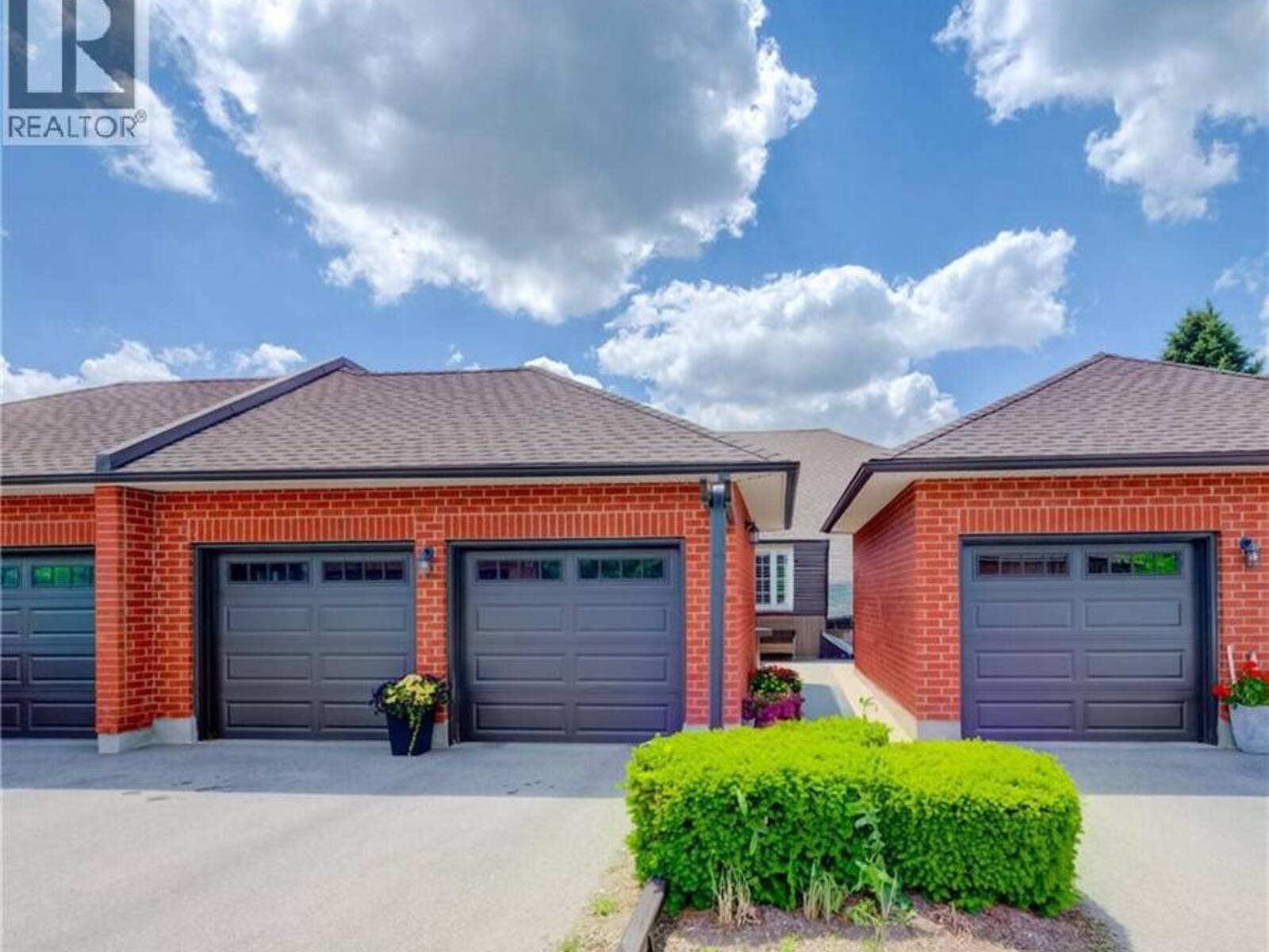 10 ISHERWOOD Avenue Unit# 18, Cambridge, Ontario N1R 8L5
