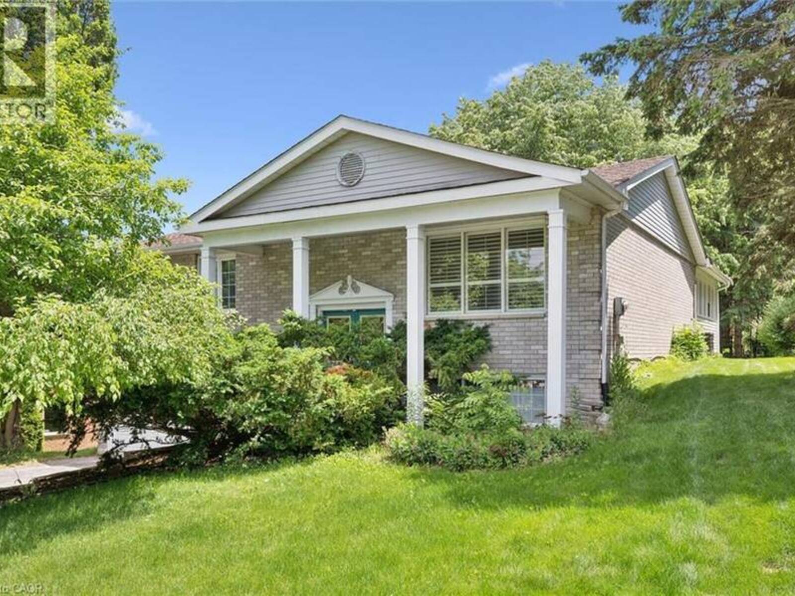 176 SANDFORD FLEMING Drive, Waterloo, Ontario N2T 1G2