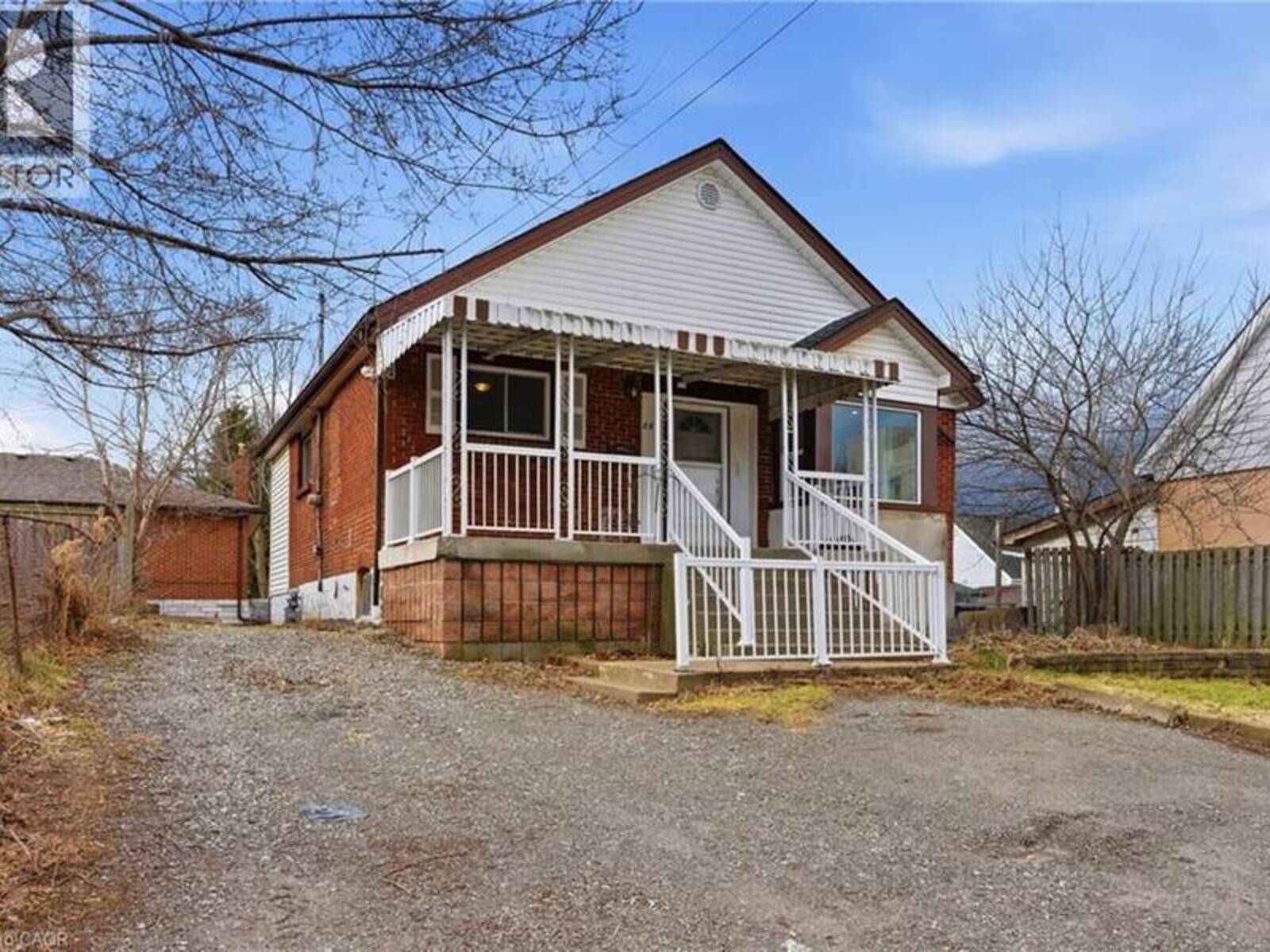 880 LAWRENCE Road, Hamilton, Ontario L8K 2A3