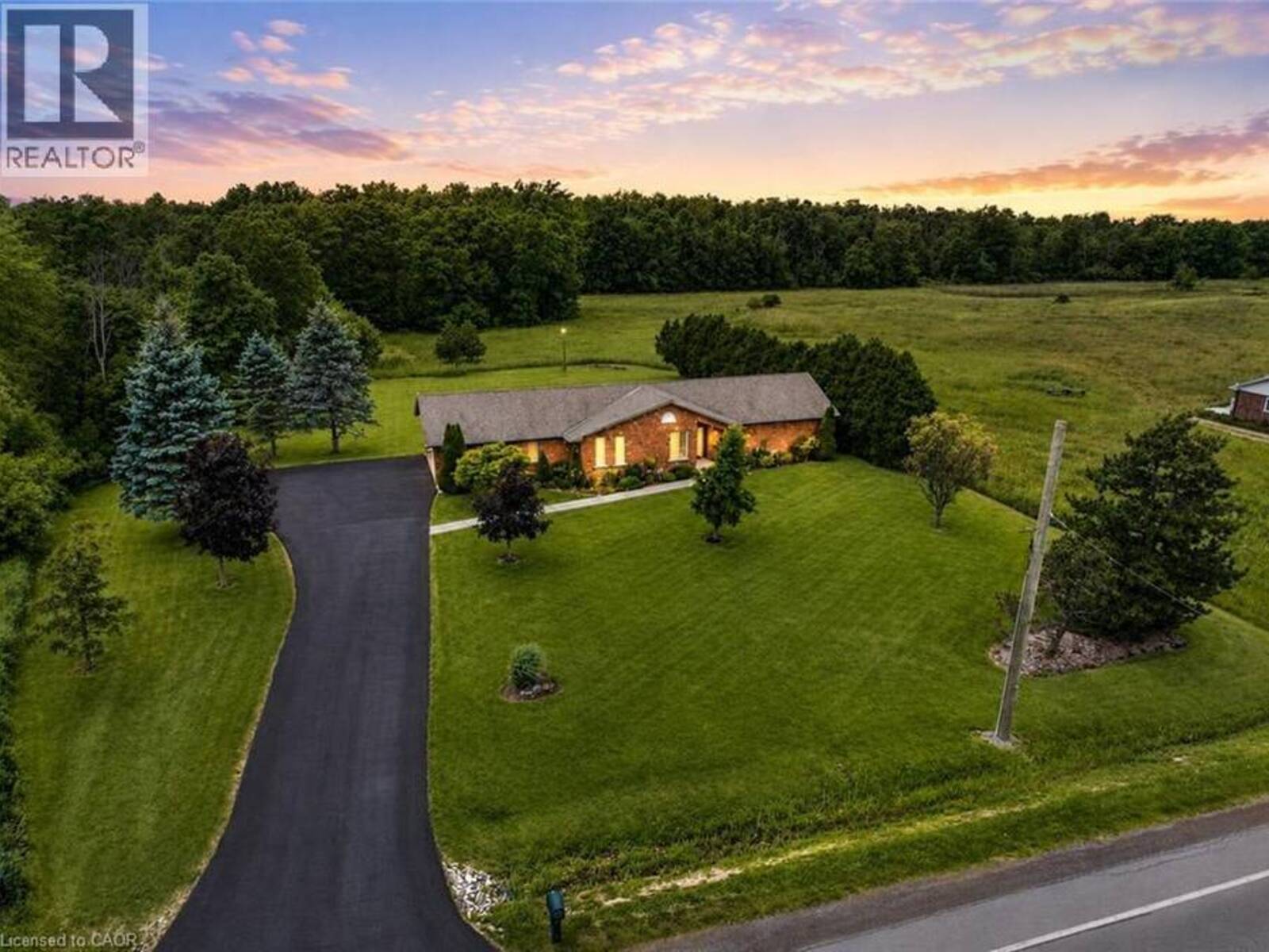 398 MOUNTAIN Road, Grimsby, Ontario L3M 4E7