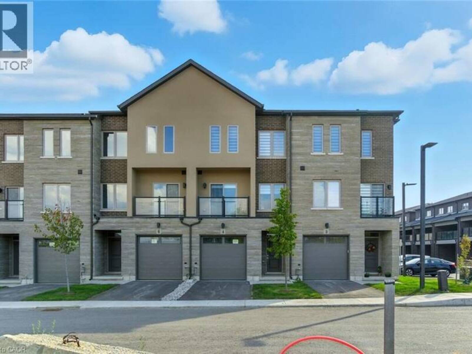 4 CLEAR VALLEY Lane, Hamilton, Ontario L0R 1W0