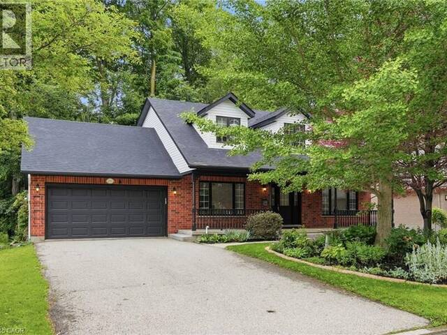 292 THORNCREST Drive Waterloo Ontario, N2L 5R5 - 5 Bedrooms Home For Sale
