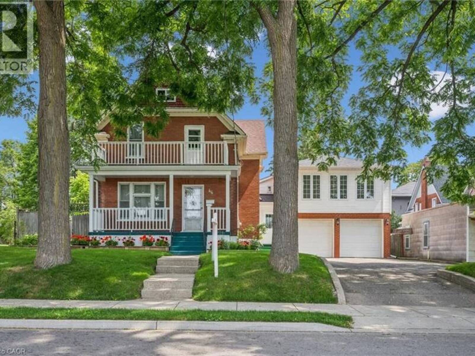 44 WALTER Street, Kitchener, Ontario N2G 1S1