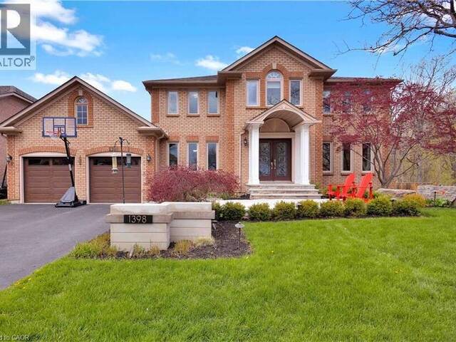 1398 WINTERBERRY Drive Burlington Ontario, L7P 4T4 - 5 Bedrooms Home For Sale