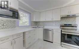 32 ENFIELD Drive | Cambridge Ontario | Slide Image Eight