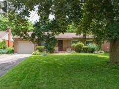 139 MACKAY Crescent Waterloo Ontario, N2J 3K1