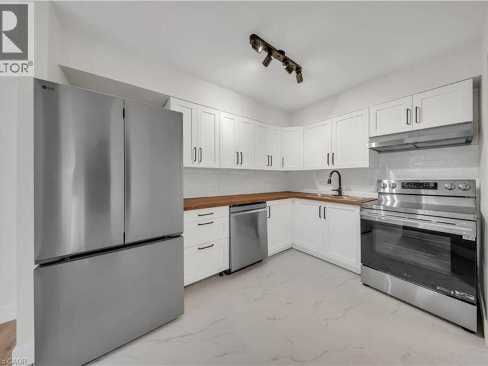 3085 KINGSWAY Drive Unit# 21, Kitchener, Ontario N2C 2P1