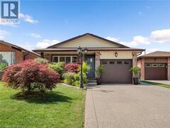 16 JUNIPER Drive Hamilton Ontario, L8E 4C6