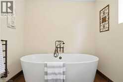 3411 LANSDOWN Drive | Burlington Ontario | Slide Image Thirty-four