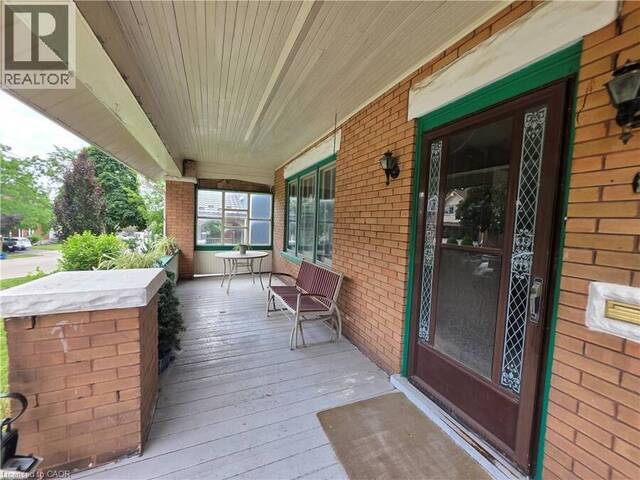 20 FAIRVIEW Avenue Kitchener Ontario, N2H 3E8 - 4 Bedrooms Home For Sale