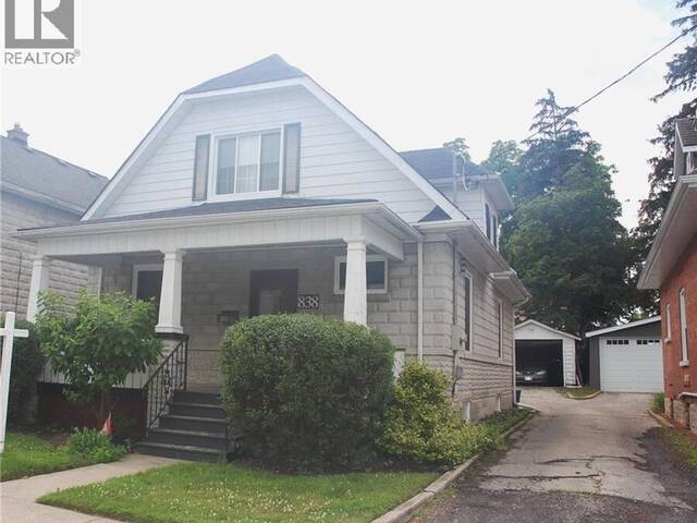 838 MOORE Street Cambridge Ontario, N3H 3B8 - 2 Bedrooms Home For Sale