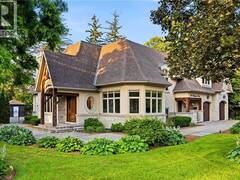 1098 LAKESHORE Road W Oakville Ontario, L6L 1E9