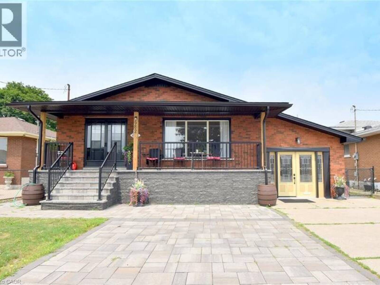 682 MOHAWK Road W, Hamilton, Ontario L9C 1X8
