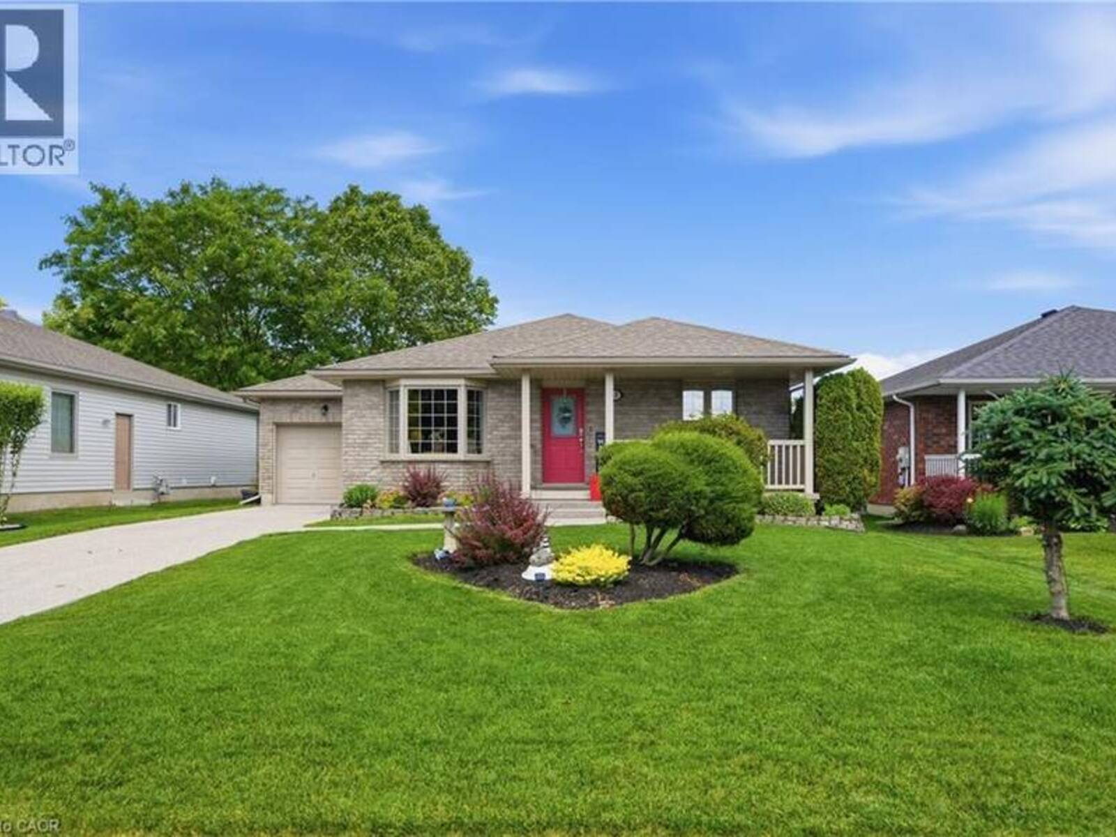 12 SCHNEIDER Drive, Port Dover, Ontario N0A 1N4