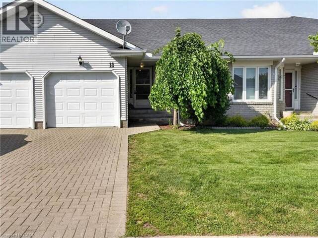 11 GARDEN Drive Smithville Ontario, L0R 2A0 - 2 Bedrooms Condo For Sale