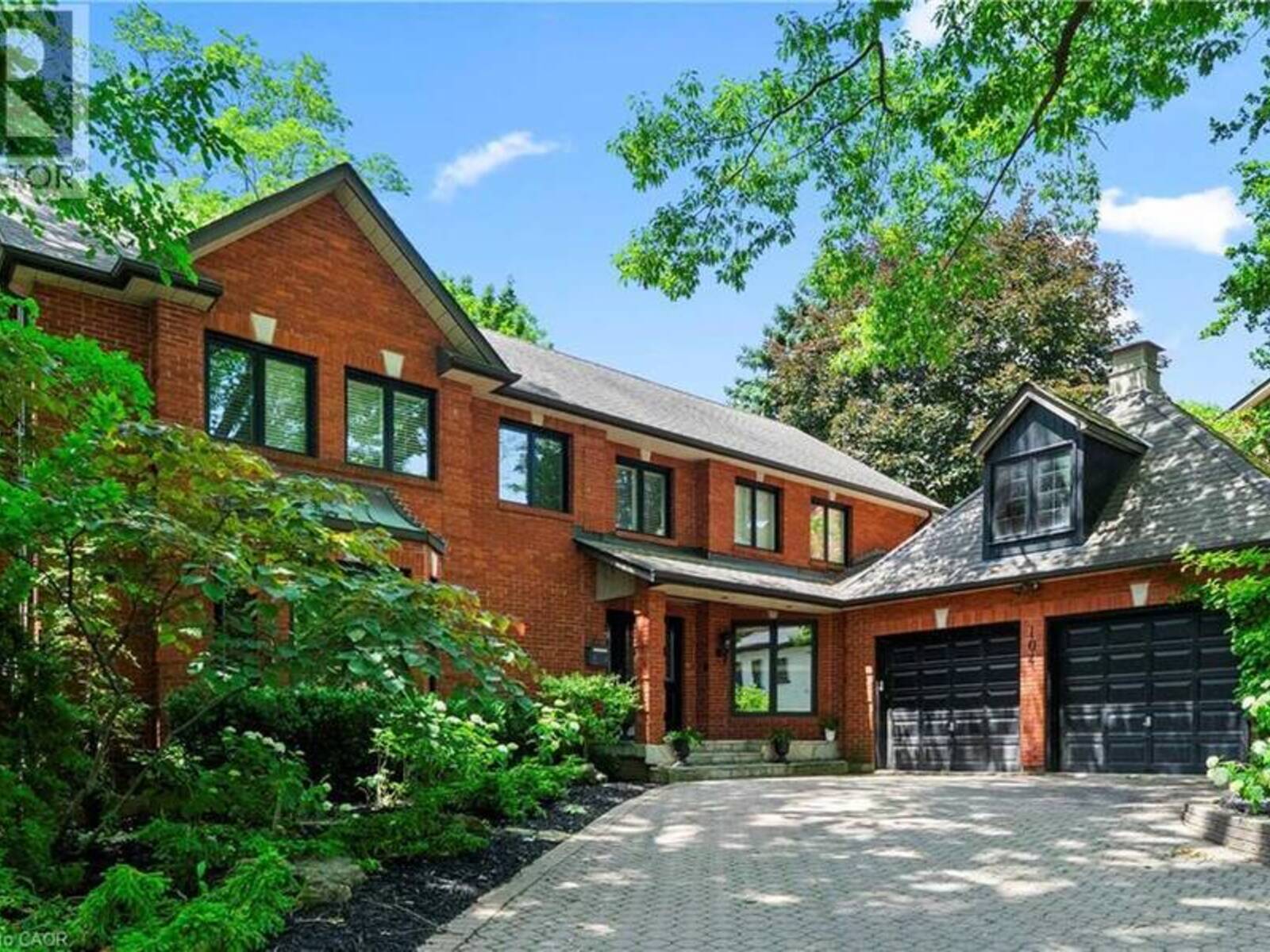 104 WHITTINGTON Place, Oakville, Ontario L6K 3V9