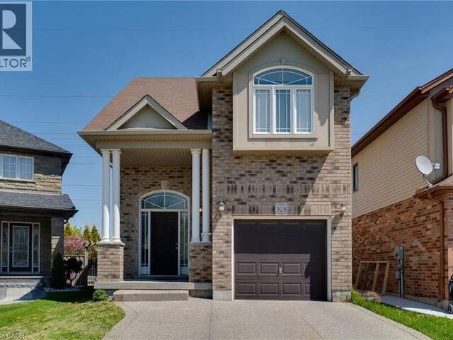 928 DUNBLANE Court Kitchener Ontario, N2R 1W9 - 4 Bedrooms Home For Sale