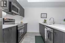 33 RED MAPLE Lane | Barrie Ontario | Slide Image Ten