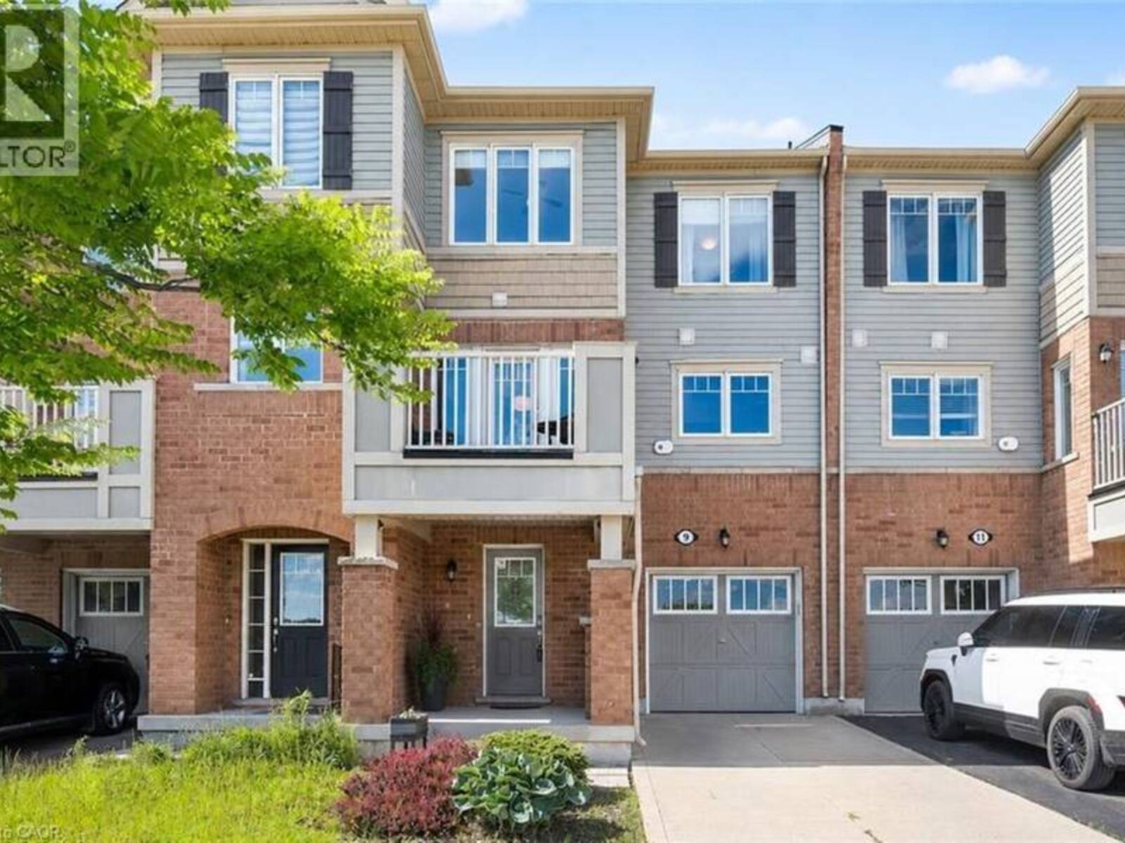 9 OUTLOOK Terrace, Kitchener, Ontario N2R 0K6