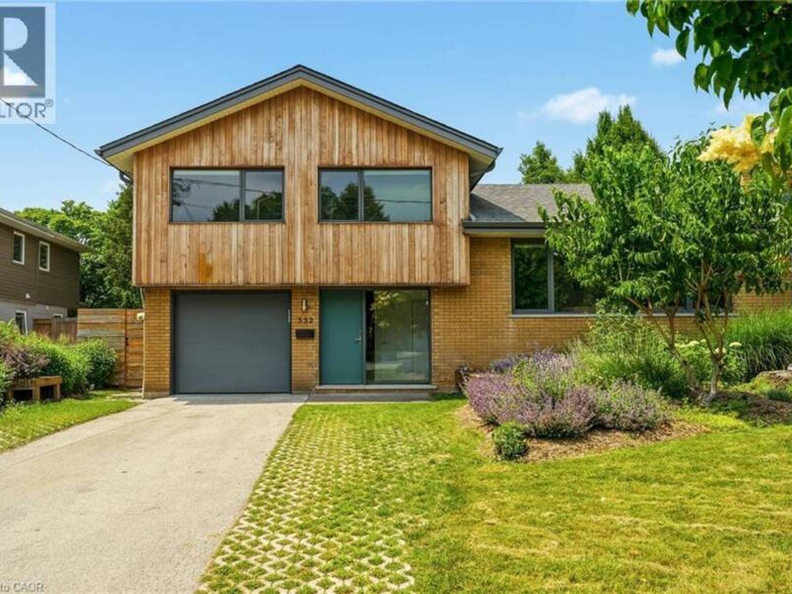 332 NEWBOLD Court, Burlington, Ontario L7R 2Y6