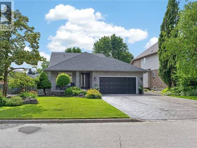 51 CABRIOLET Crescent Ancaster Ontario, L9K 1K5 - 5 Bedrooms Home For Sale