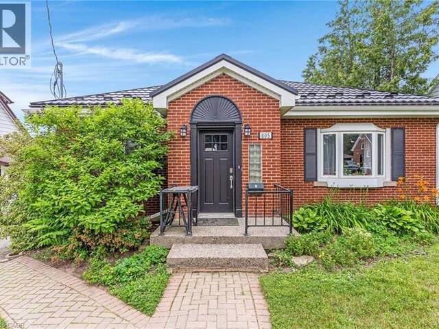 805 ROCKWAY Drive Kitchener Ontario, N2G 3B6 - 4 Bedrooms Home For Sale