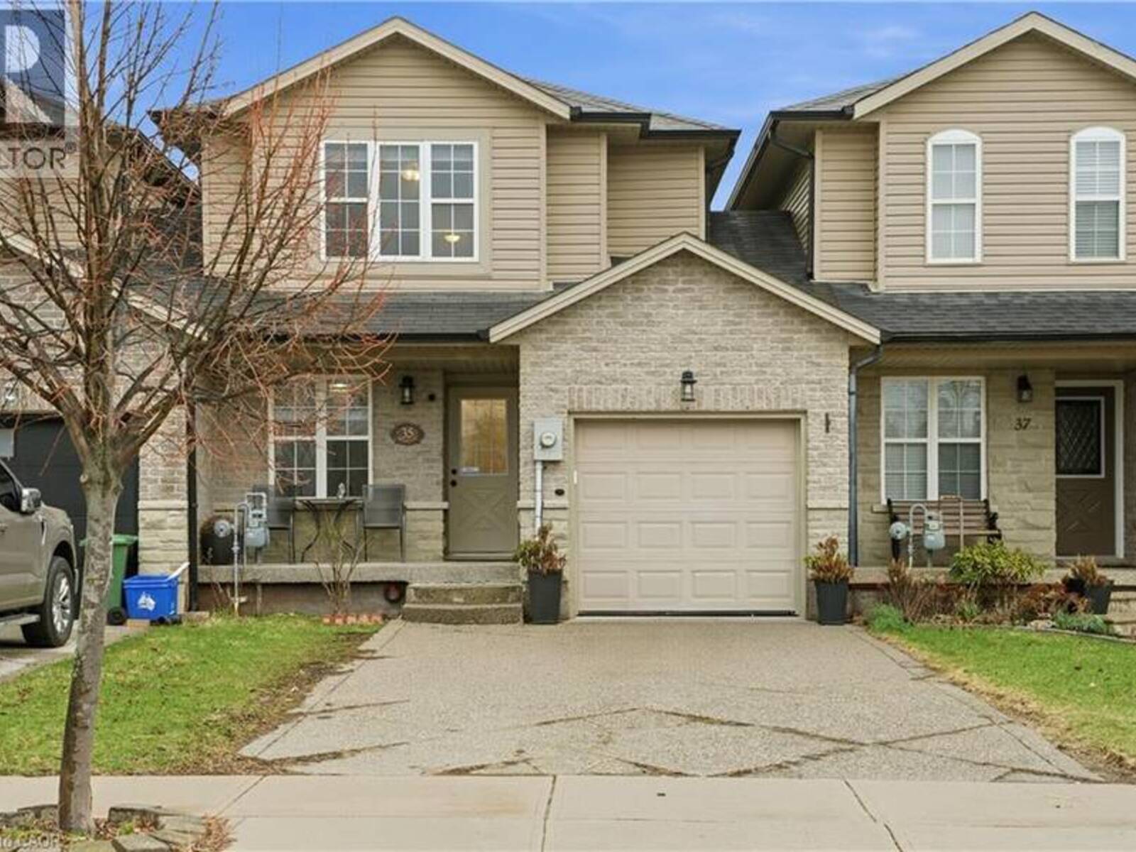 35 THAMES Way, Hamilton, Ontario L0R 1W0
