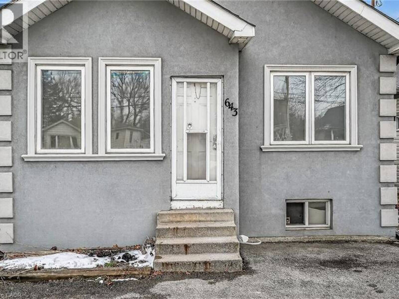 643 UPPER WELLINGTON Street, Hamilton, Ontario L9A 3R2