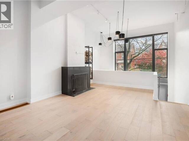 676 RICHMOND Street W Unit# 105 Toronto Ontario, M6J 1C3 - 2 Bedrooms Condo For Sale