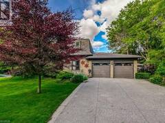 215 BRIAR HILL Crescent Ancaster Ontario, L9G 3M9