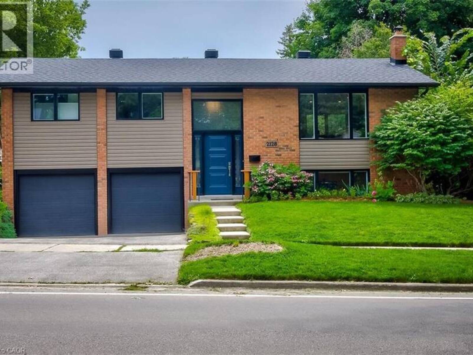 2128 DUNEDIN Road, Oakville, Ontario L6J 5V3