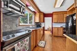 2440 CYPRUS Avenue | Burlington Ontario | Slide Image Sixteen