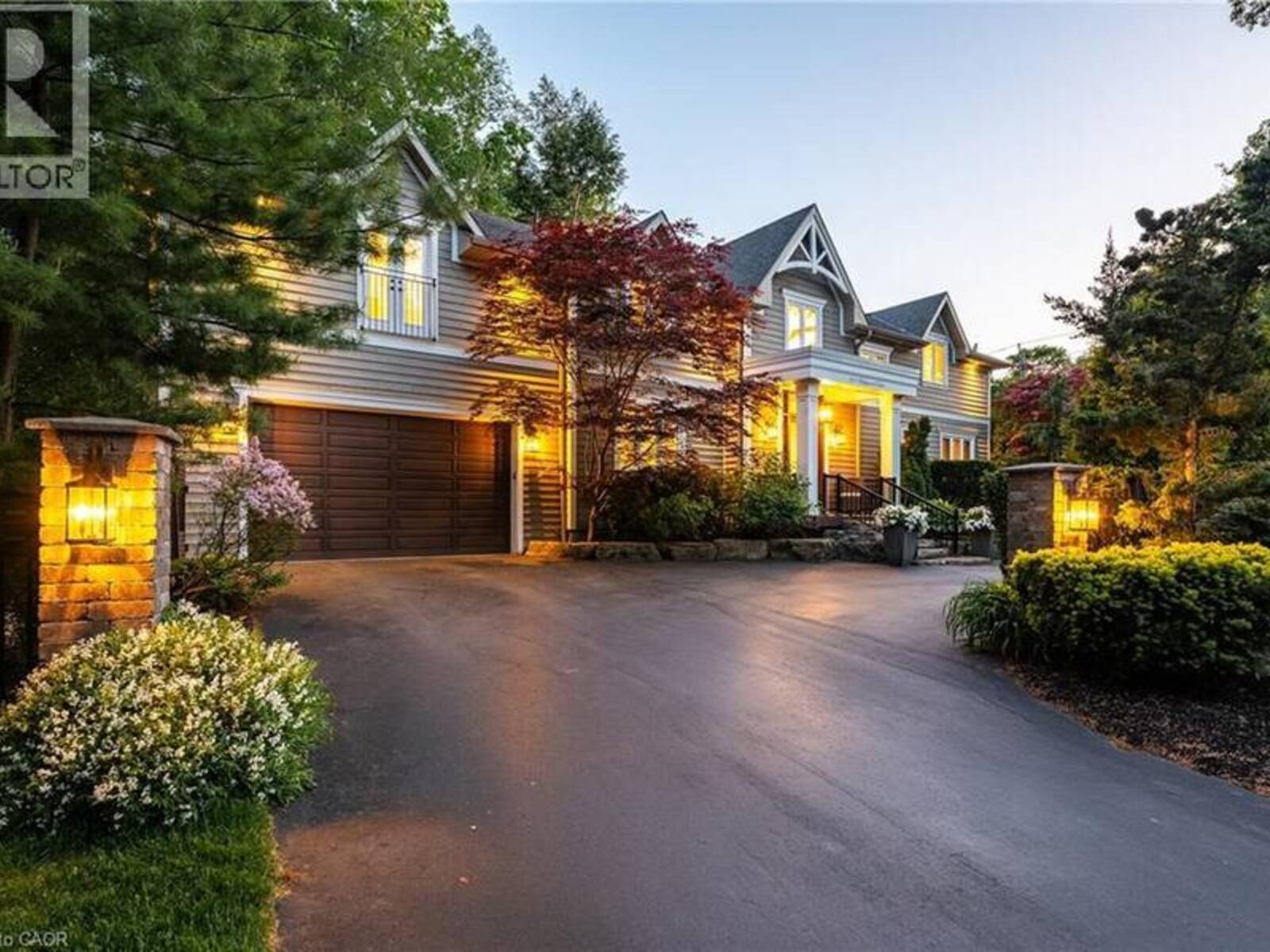 376 WEDGEWOOD Drive, Oakville, Ontario L6J 4S1