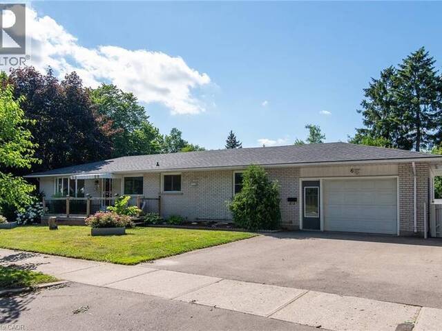 6 STRATHCONA Crescent Kitchener Ontario, N2B 2W6 - 4 Bedrooms Home For Sale
