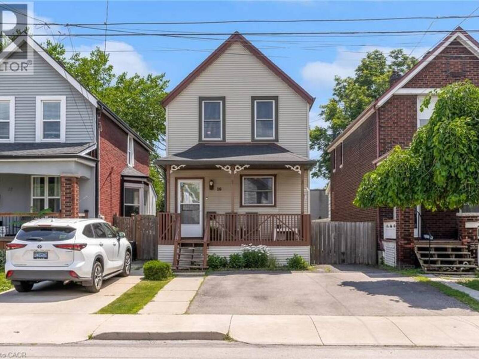 16 ALBEMARLE Street, Hamilton, Ontario L8L 7G3