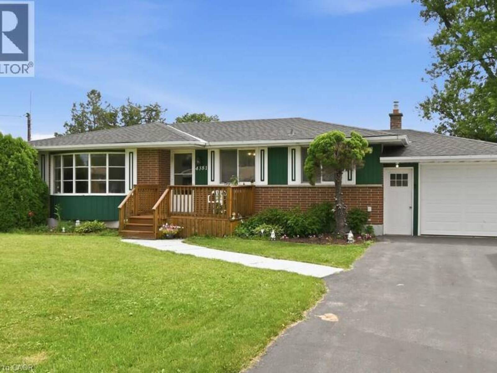 4381 JACKSON Street, Beamsville, Ontario L3J 0N9