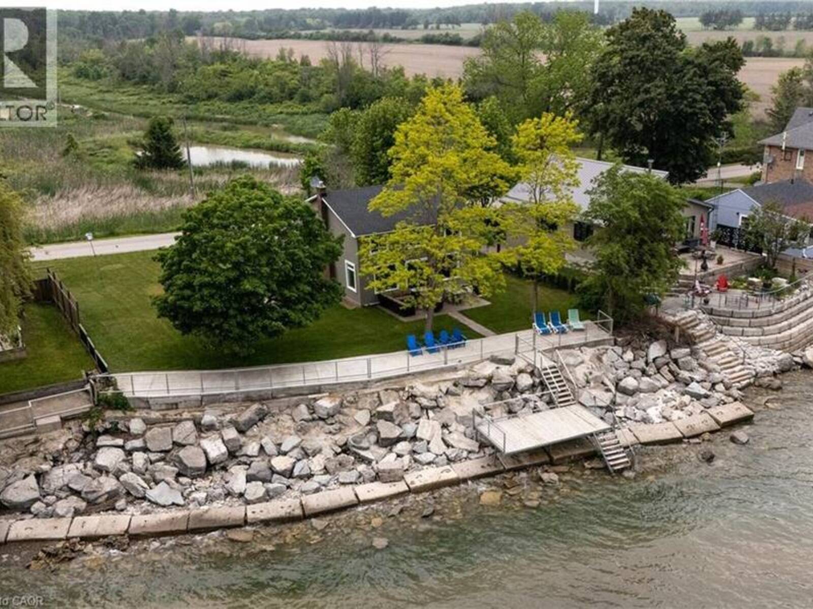 2118 LAKESHORE Road, Dunnville, Ontario N1A 2W8