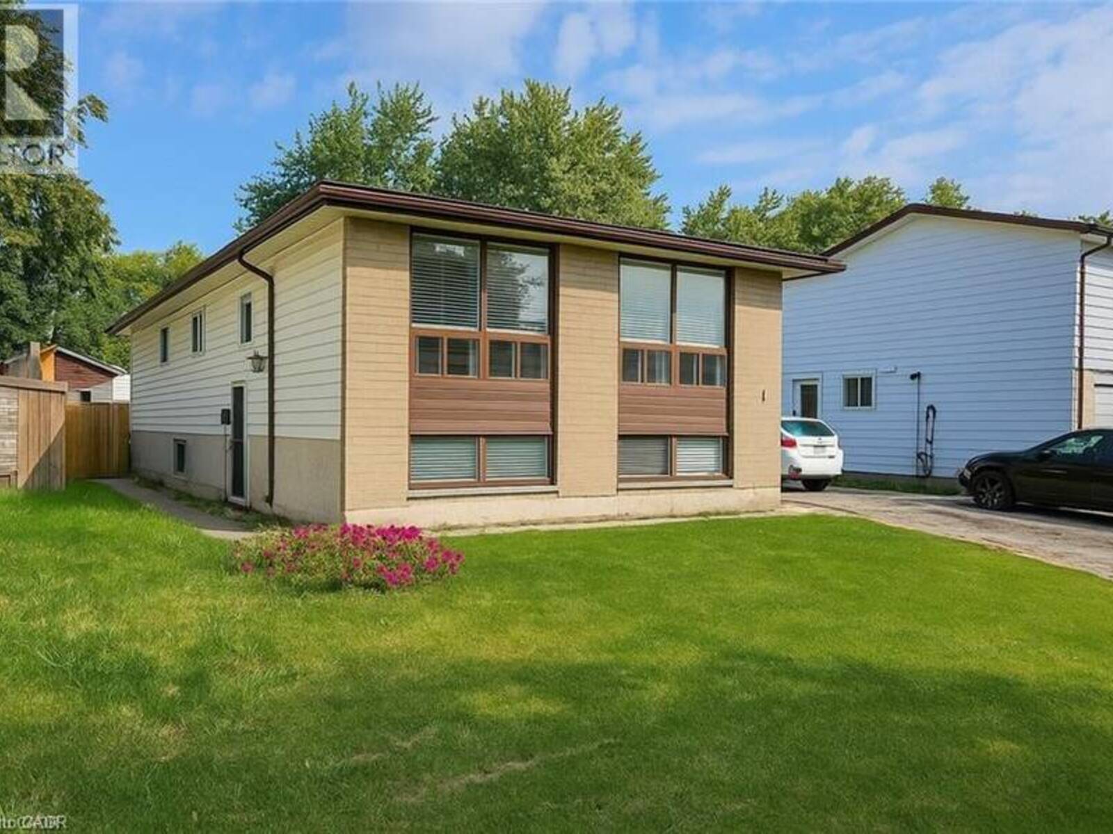 16 GARROW Drive, Hamilton, Ontario L9C 6G9