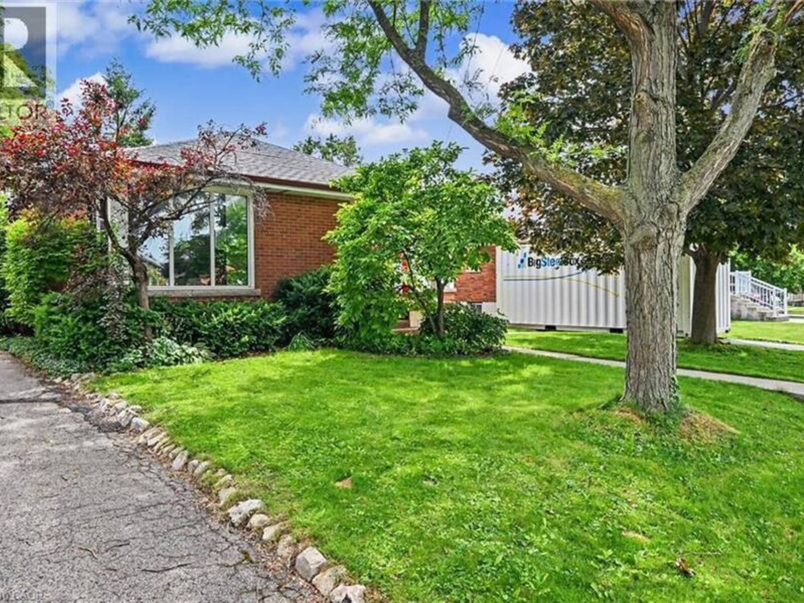 56 EVERTON Place, Hamilton, Ontario L8T 1G7