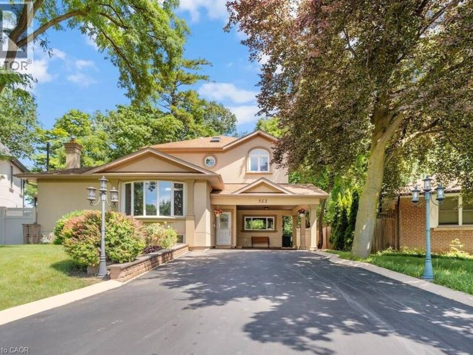 583 STEPHENS Crescent, Oakville, Ontario L6K 1Y2