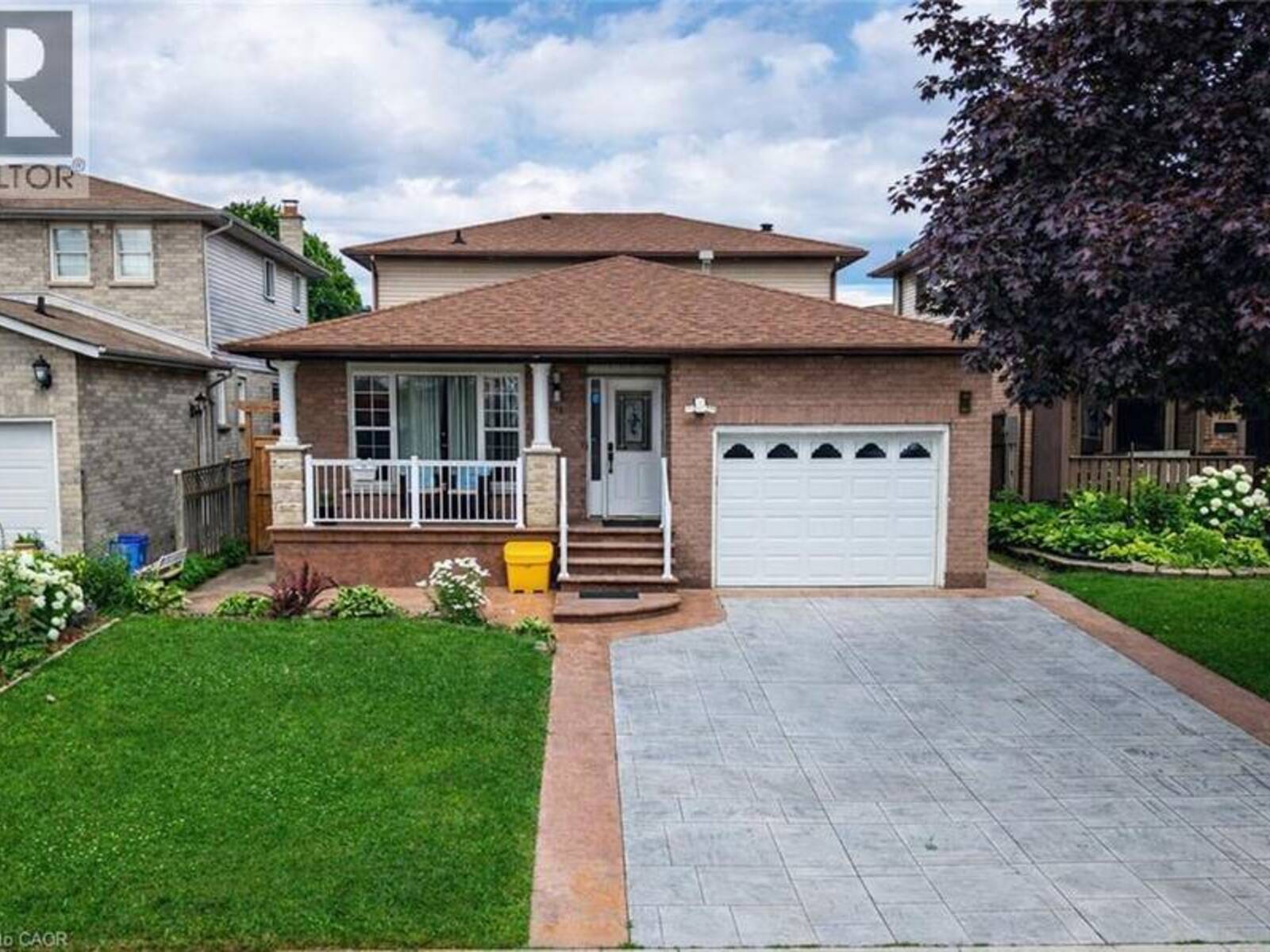 214 MERRILEE Crescent, Hamilton, Ontario L9A 5E2