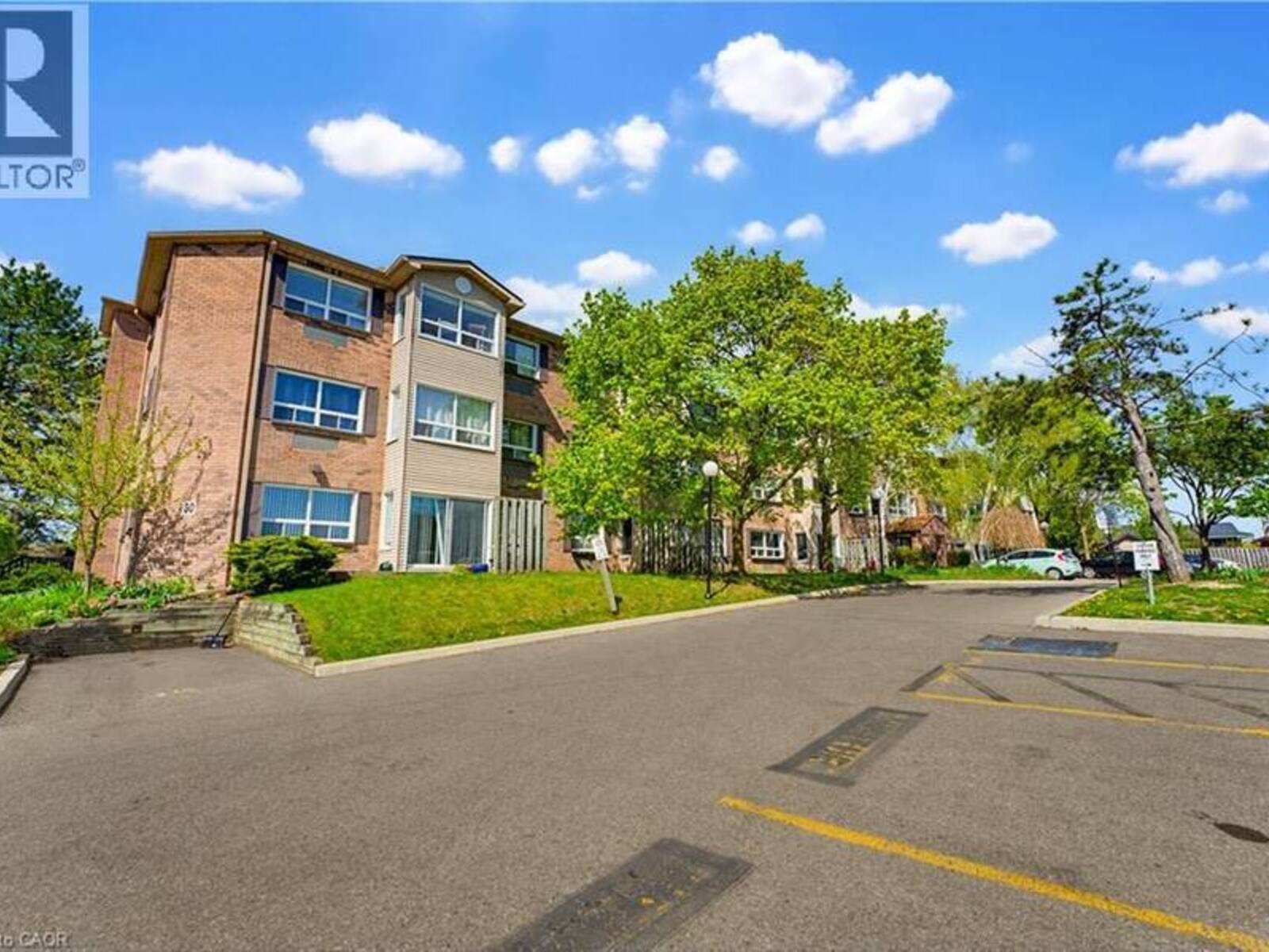 30 HUGO Crescent Unit# 110, Kitchener, Ontario N2M 3Z2