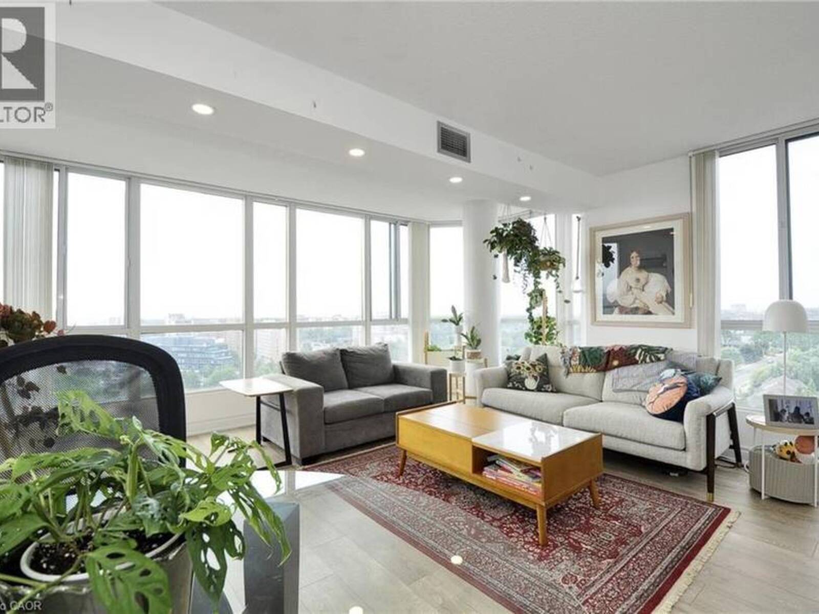 145 HILLCREST Avenue Unit# 1003, Mississauga, Ontario L5B 3Z1