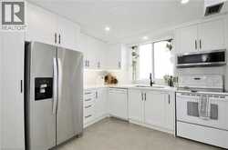 145 HILLCREST Avenue Unit# 1003 | Mississauga Ontario | Slide Image Nine